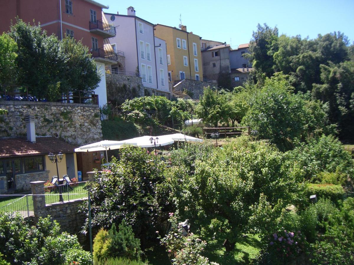 Hotel Paese Corvara Beverino Cameră foto
